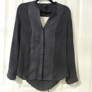 LE CHATEAU two tone gray long sleeve blouse with large keyhole opening
